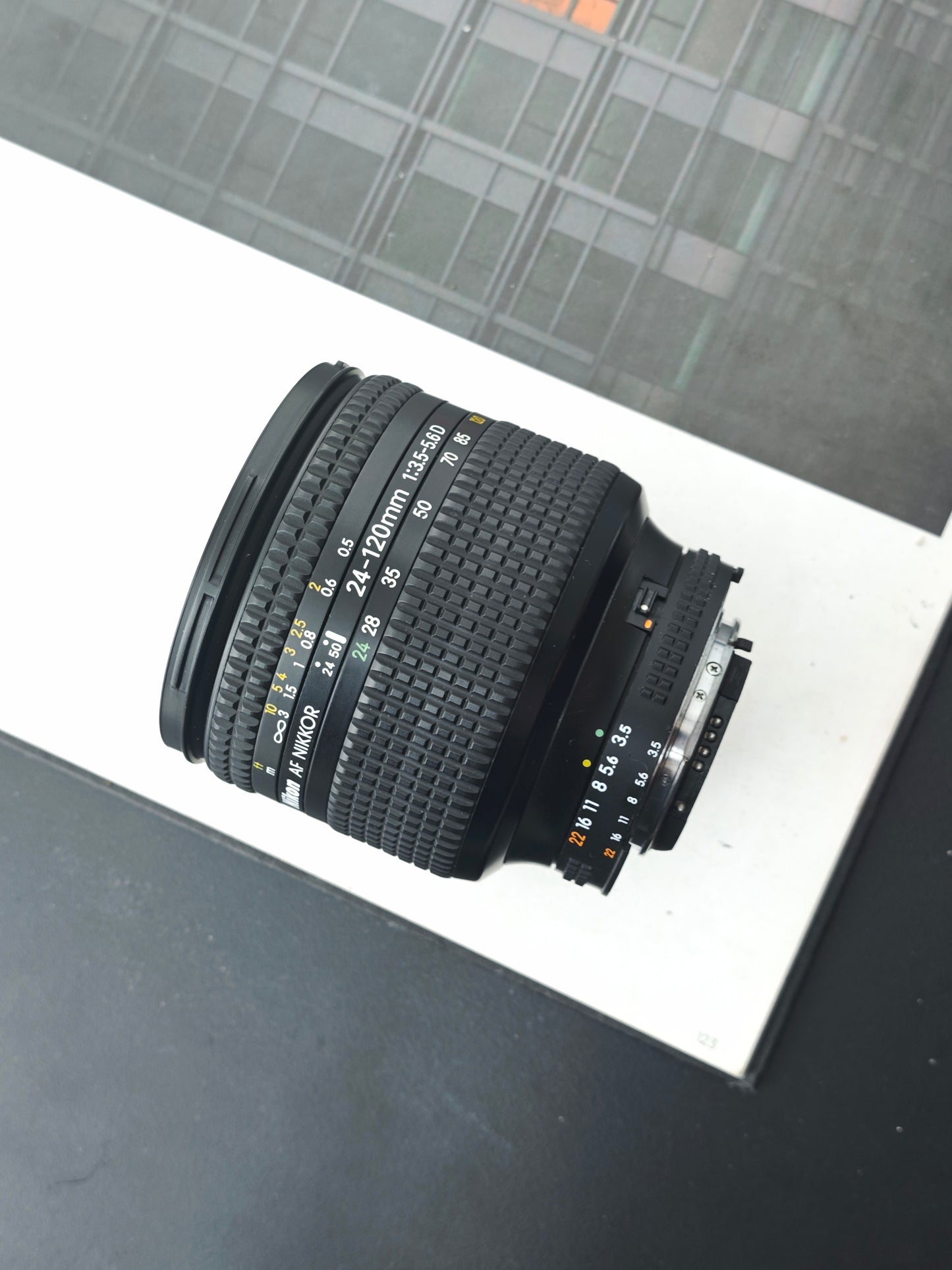 Nikon AF Nikkor 24-120mm F3.5-5.6 D #208676