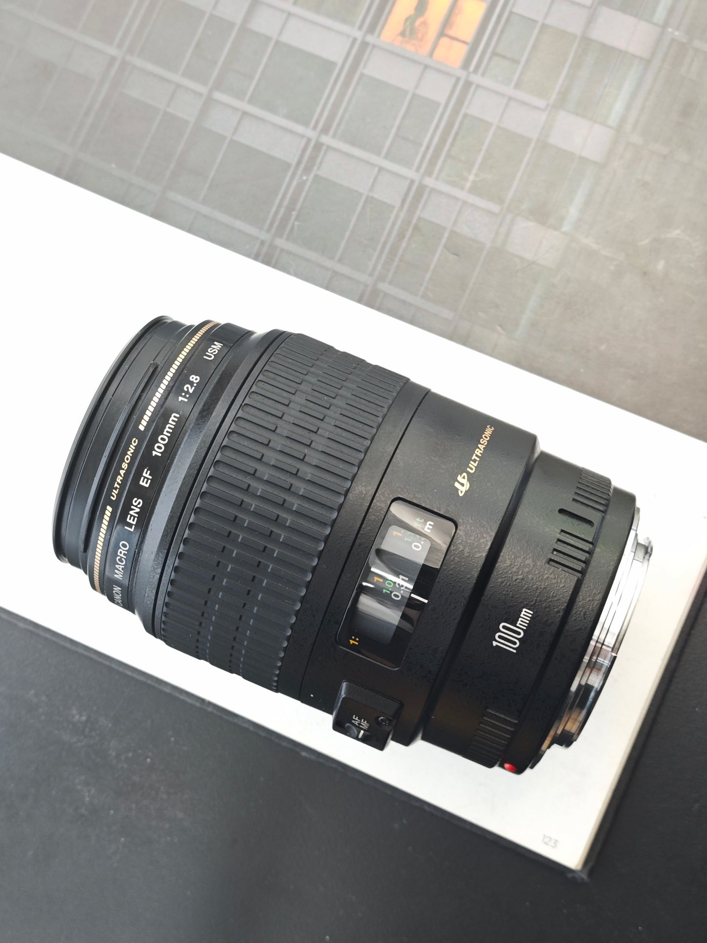 Canon Macro Lens EF 100mm F2.8 USM