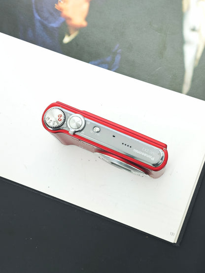 *READ* Used Panasonic Lumix DMC-ZX3 red Digital Camera [JPN only]