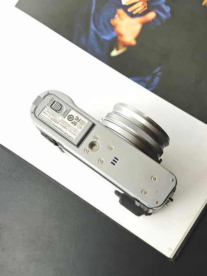 Used Fujifilm X100T Digital Camera [No charger]