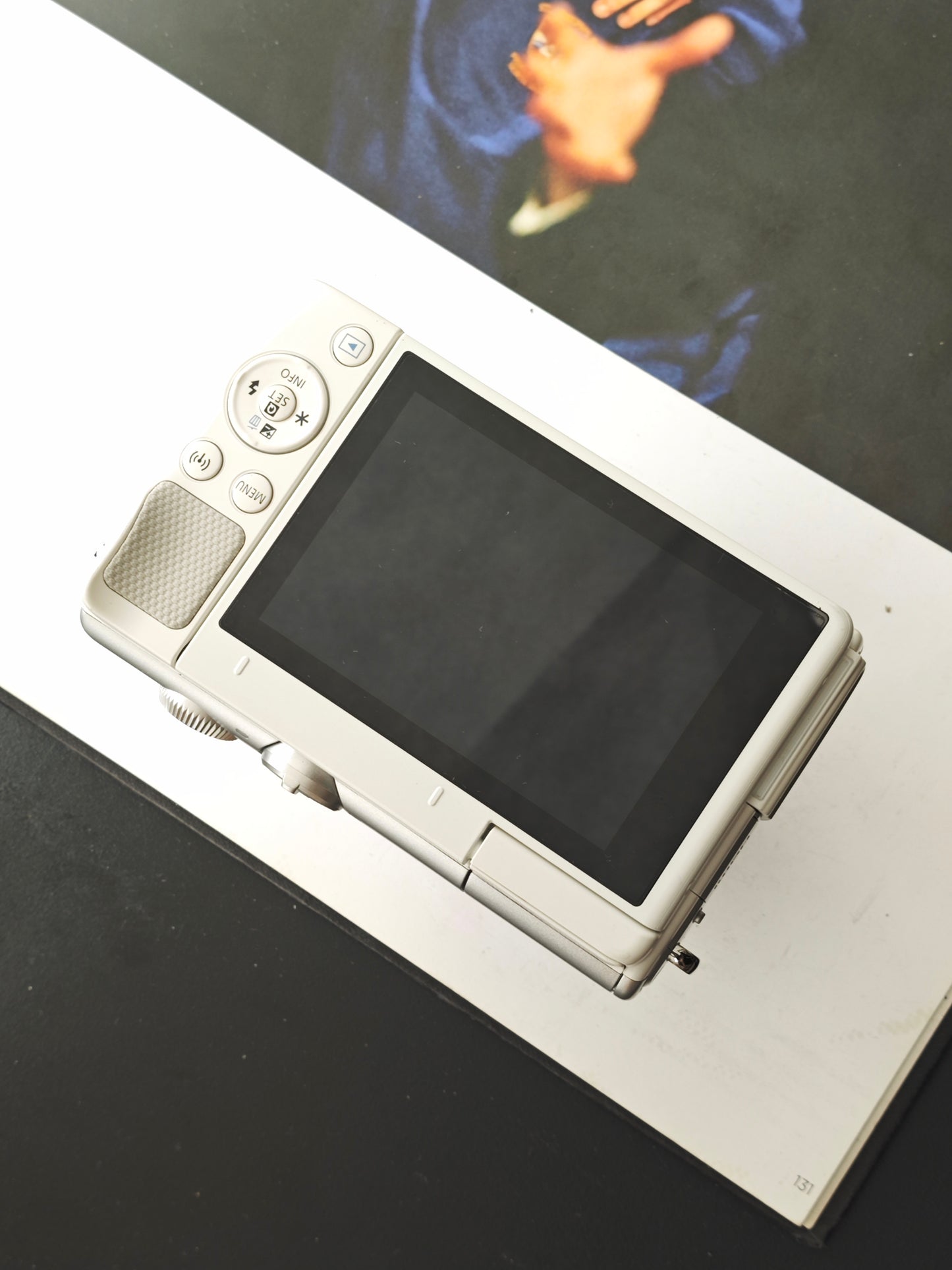 Used Canon EOS M100 white with EF-M 15-45mm F3.5-6.3 IS STM