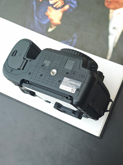 Used Nikon D7500 body Digital Camera Shutter Count 1300 [No charger]