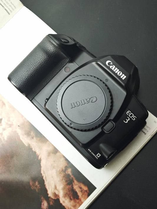 Canon EOS 3 body