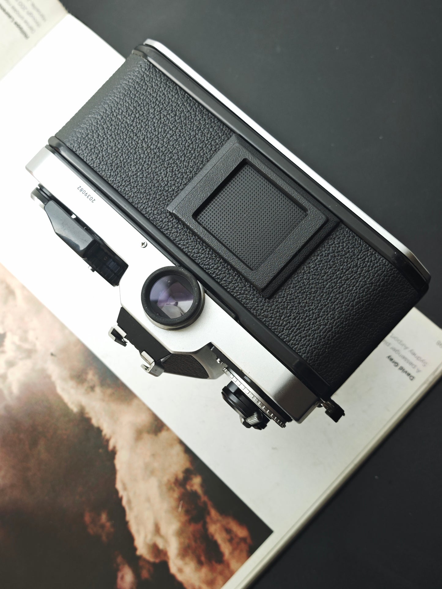 Nikon FE2 silver with Micro- Nikkor 55mm F2.8