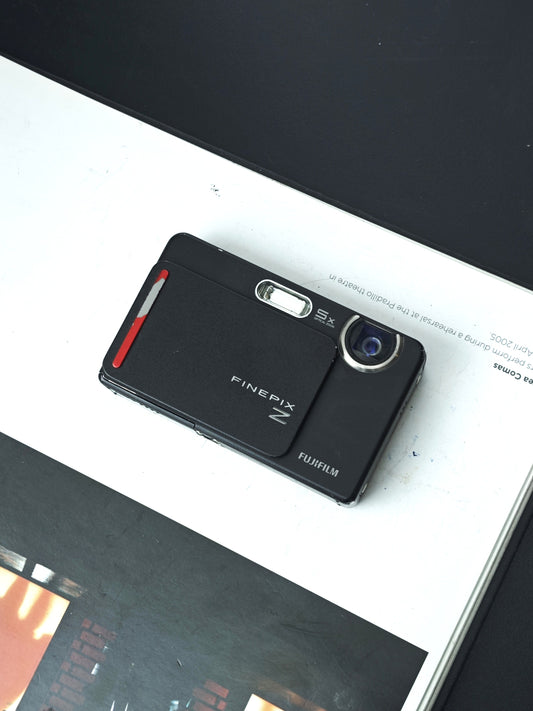 Used FujiFilm FinePix Z300 black Digital Camera [No charger]