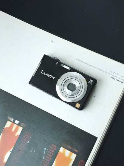 Used Panasonic Lumix DMC-FH5 black Digital Camera [JPN only, No charger]