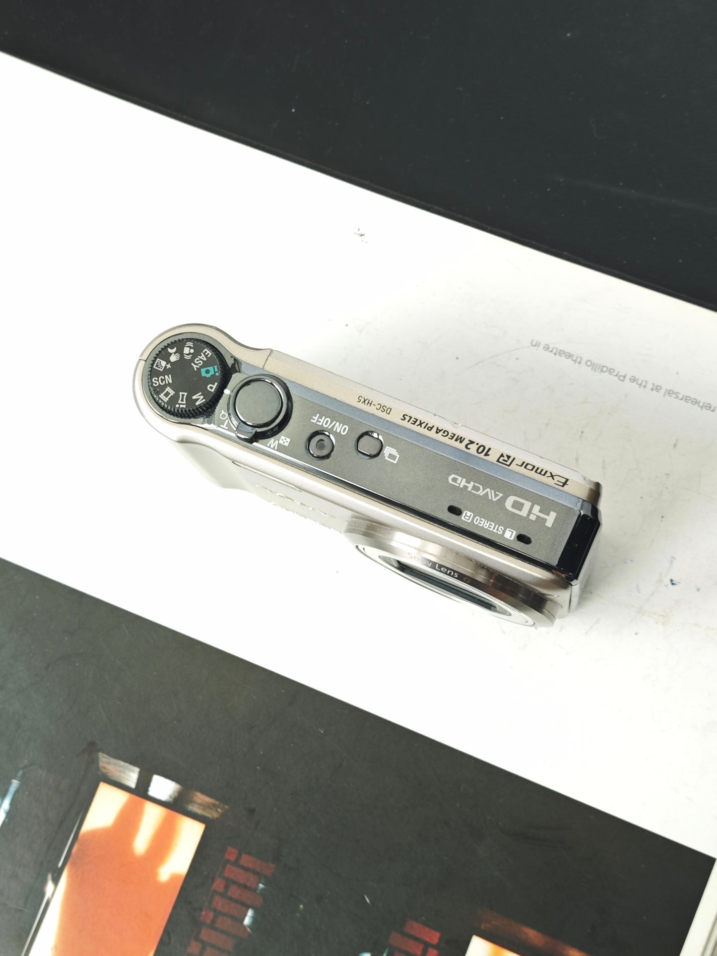 Used Sony Cyber-shot DSC-HX5V Digital Camera [JPN only, No charger]]