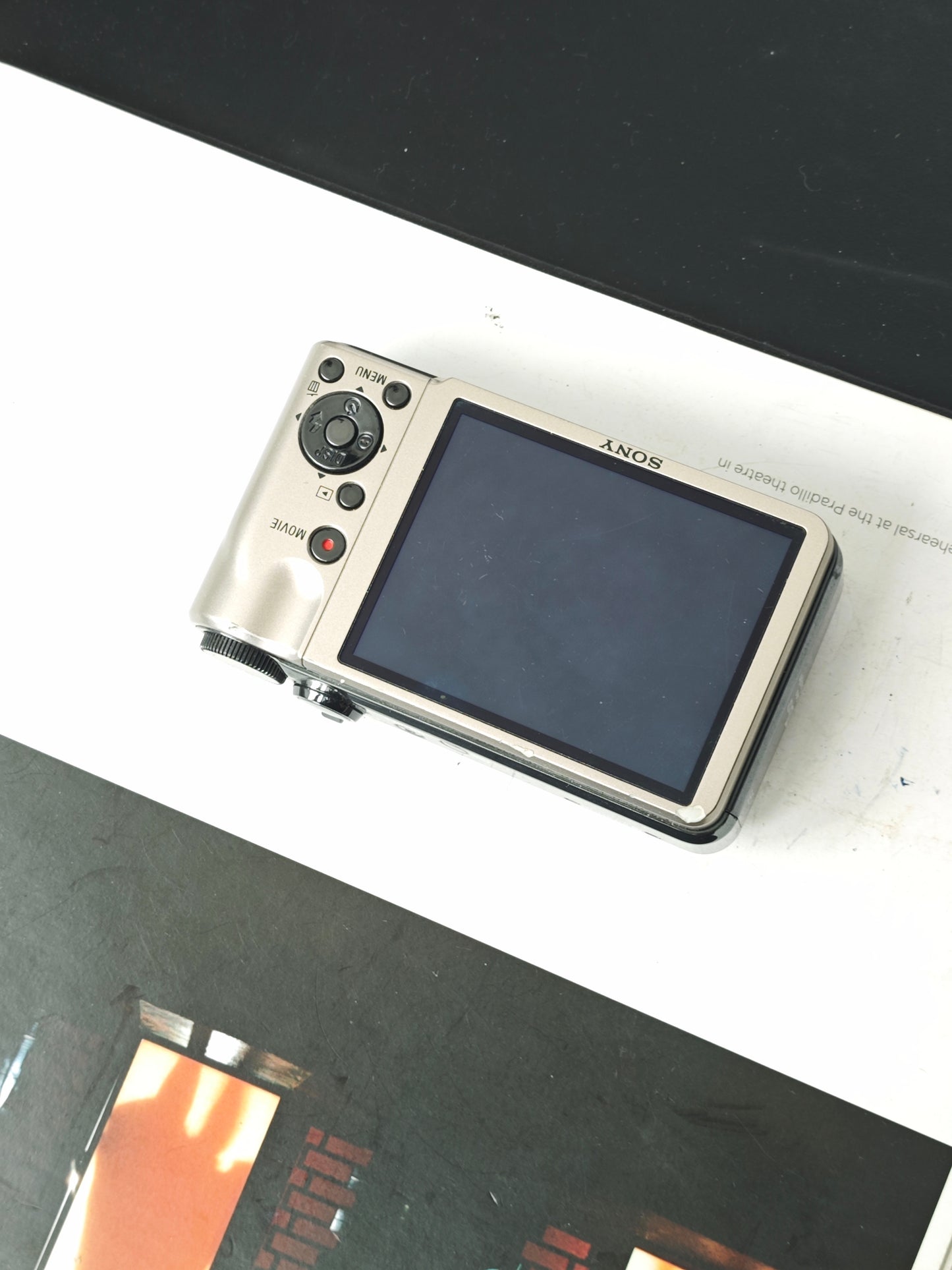 Used Sony Cyber-shot DSC-HX5V Digital Camera [JPN only, No charger]]