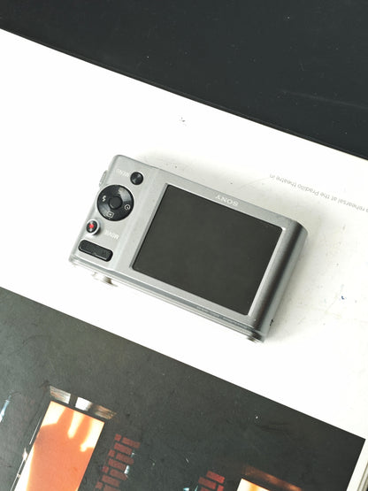 Used Sony Cyber-shot DSC-W810 Digital Camera [JPN only, No charger]