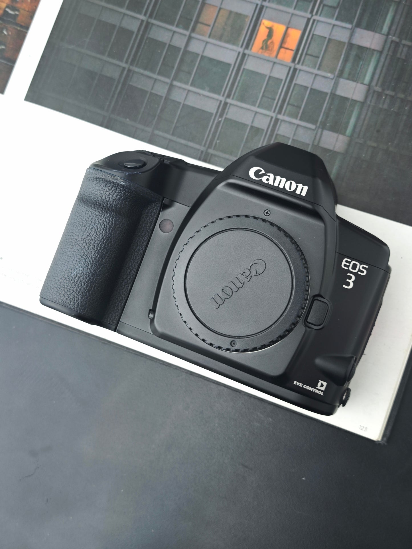 Canon EOS 3 body Film Camera [with box]