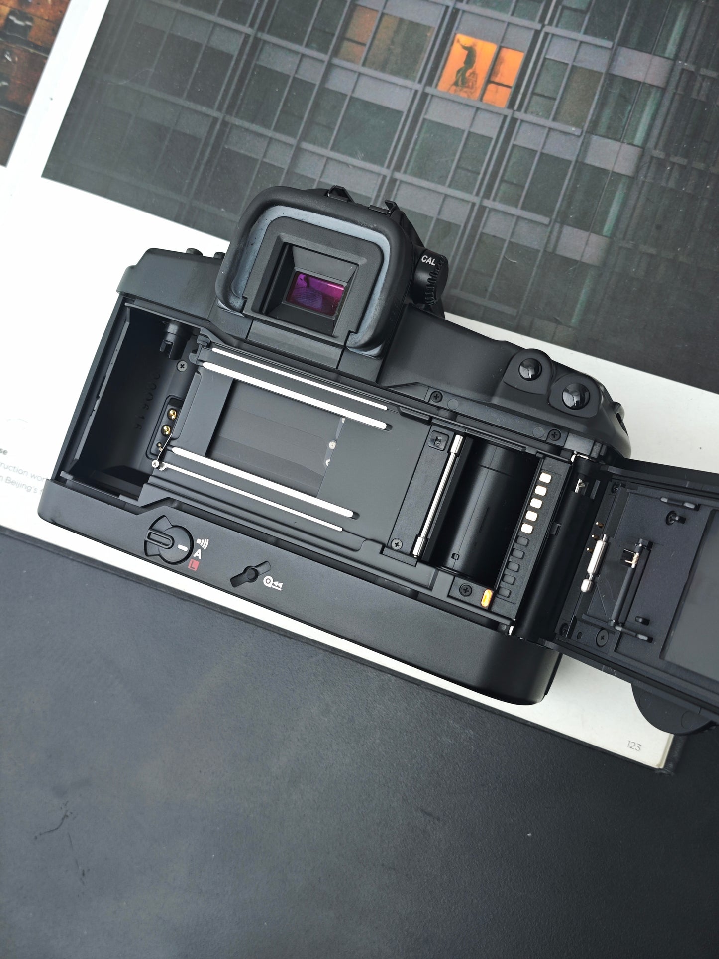 Canon EOS 3 body Film Camera [with box]