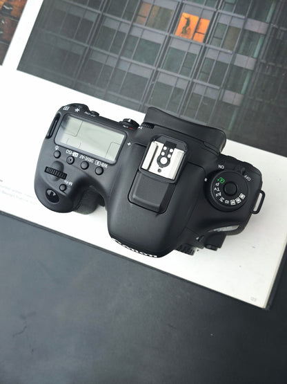 Used Canon EOS 7D Mark II (G) body Digita Camera [with box] Shutter Count 1033