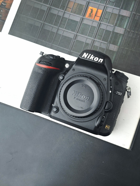 Used Nikon D750 body Digital Camera [with box] Shutter Count 174k #2056878
