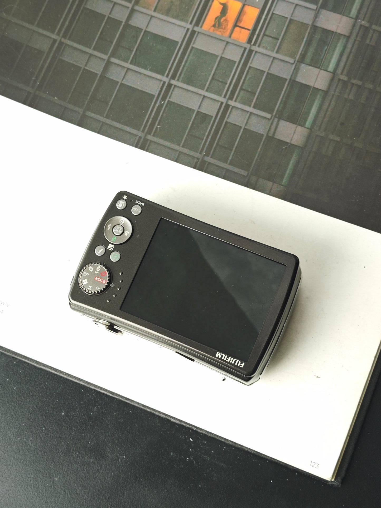 Used Fujifilm Finepix F200 EXR black Digital Camera [No charger]