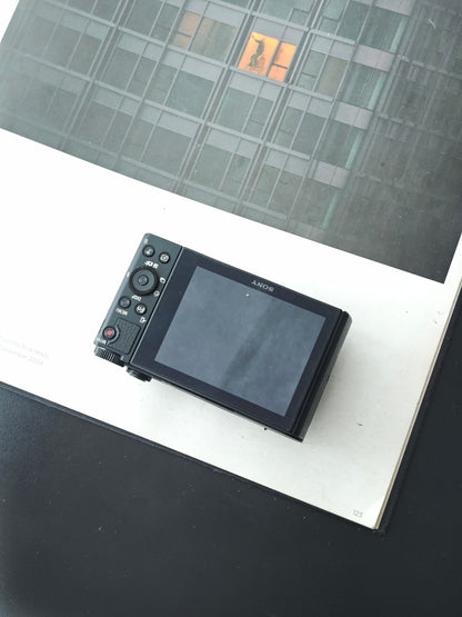 Used Sony Cyber-Shot DSC-WX500 Digital Camera [JPN only, No charger]