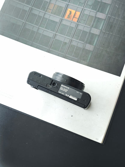 Used Sony Cyber-Shot DSC-WX500 Digital Camera [JPN only, No charger]