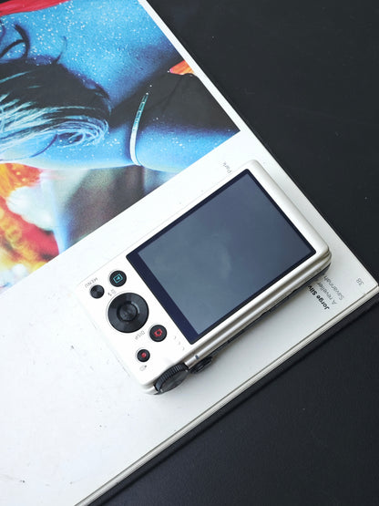 Used Casio EXILIM EX-ZR100 Digital Camera [with box]