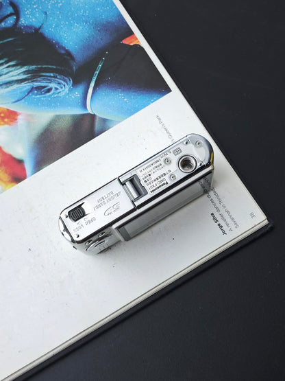 Used Panasonic Lumix DMC-FX01 silver Digital Camera [No charger]