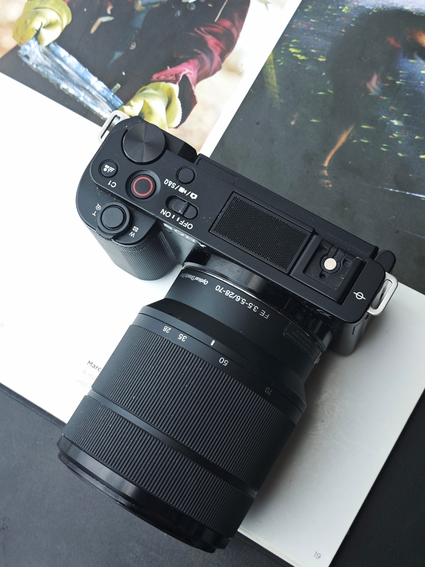 Used Sony ZV-E10 with Sony FE 28-70mm F3.5-5.6 OSS Digital Camera [No charger]