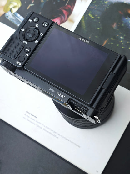 Used Sony ZV-E10 with Sony FE 28-70mm F3.5-5.6 OSS Digital Camera [No charger]