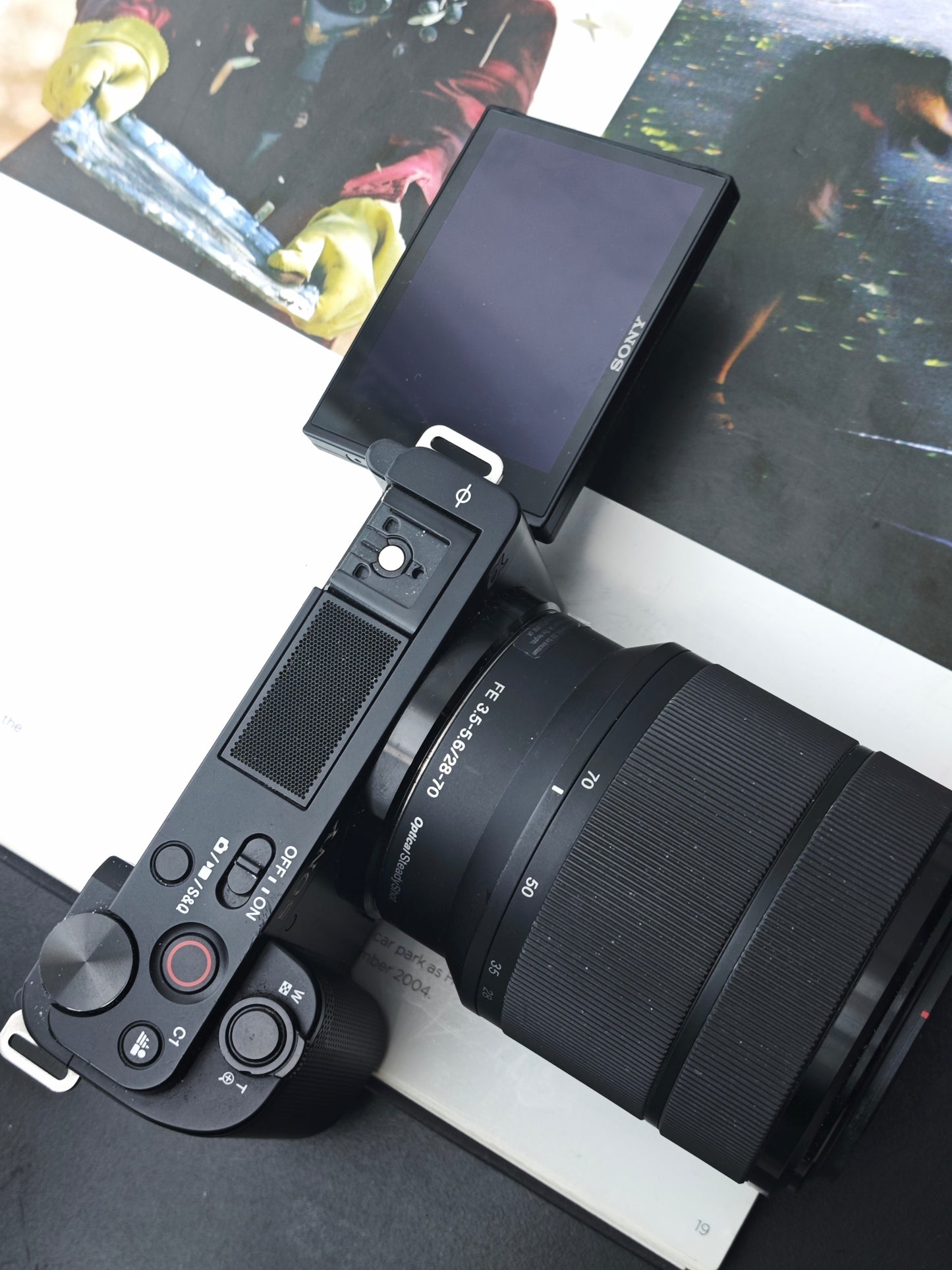 Used Sony ZV-E10 with Sony FE 28-70mm F3.5-5.6 OSS Digital Camera [No charger]