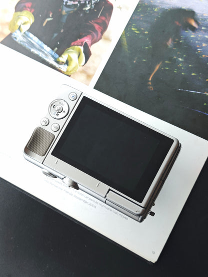 Used Canon EOS M100 with Double Zoom Kit Digital Camera [No charger]