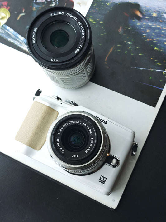 *READ* Used Olympus PEN E-PL2 with Double Zoom Kit [No charger]