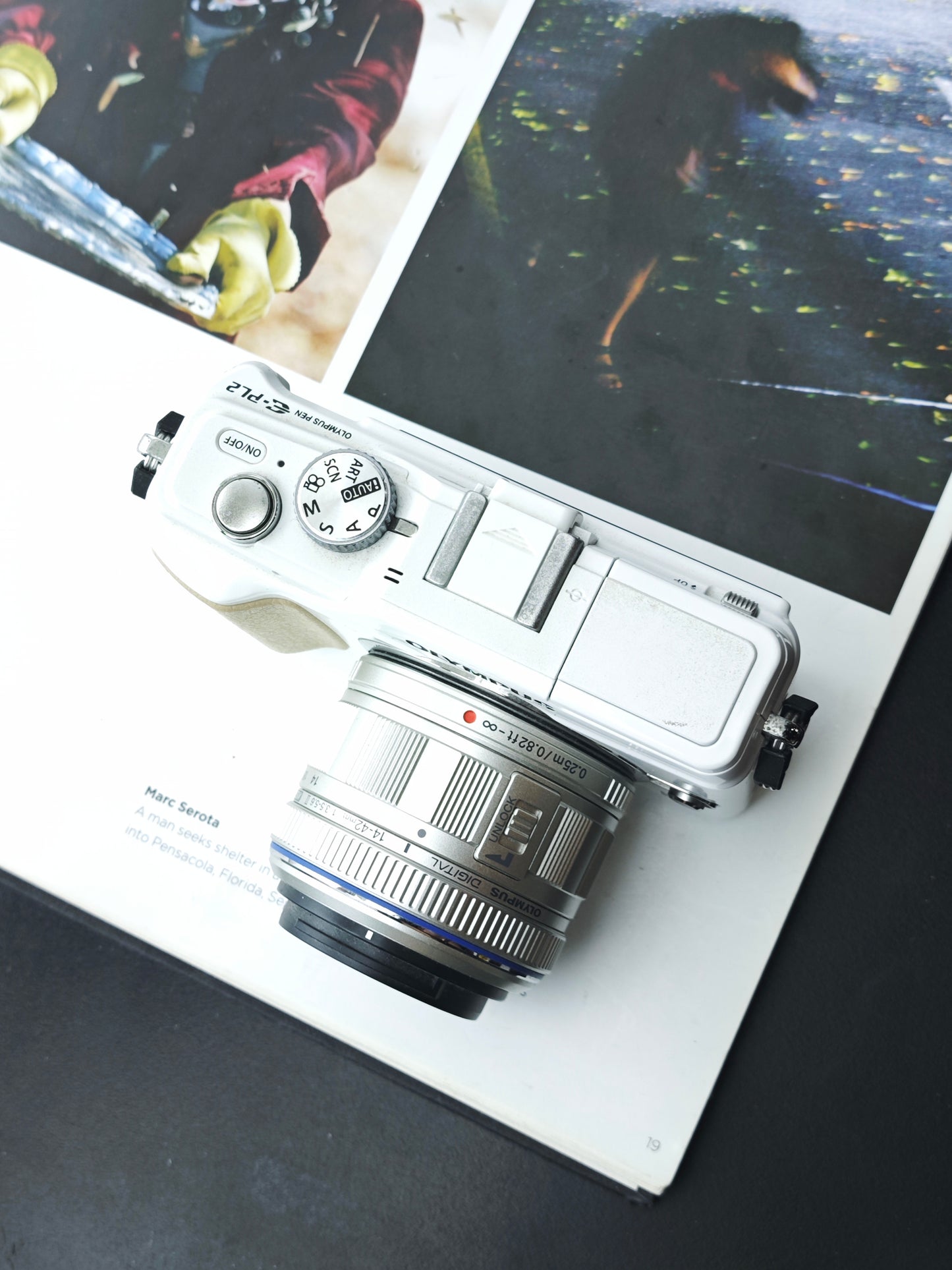 *READ* Used Olympus PEN E-PL2 with Double Zoom Kit [No charger]