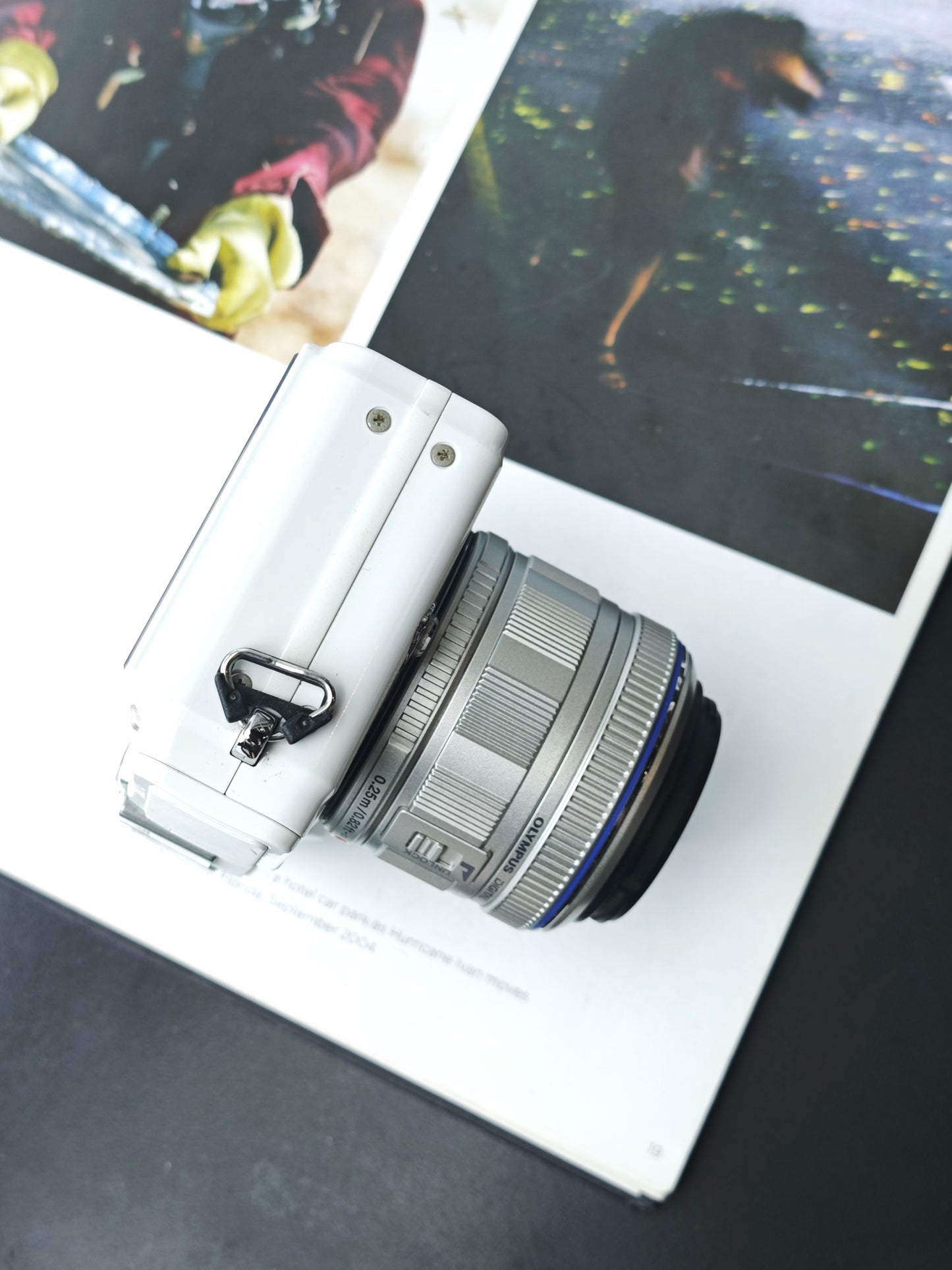 *READ* Used Olympus PEN E-PL2 with Double Zoom Kit [No charger]