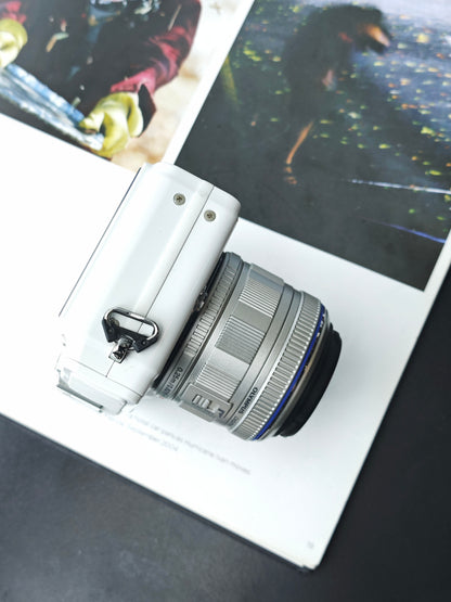 *READ* Used Olympus PEN E-PL2 with Double Zoom Kit [No charger]