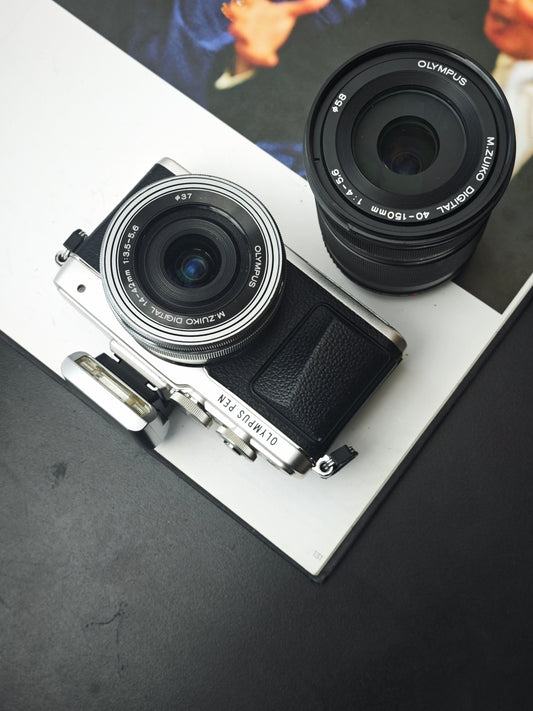 Used Olympus Pen Lite E-PL7 with Double Zoom Kit Digital Camera