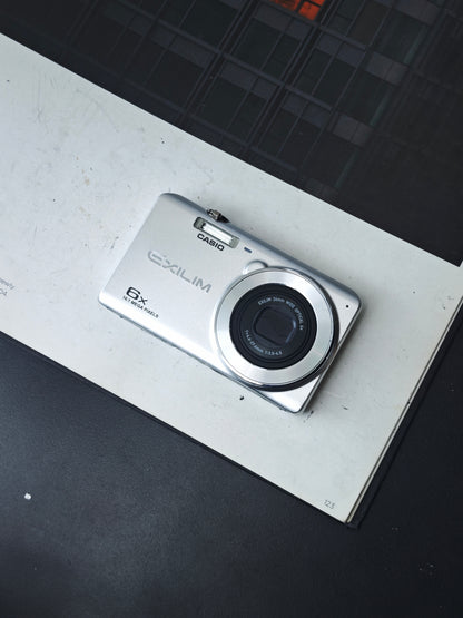 Used Casio EXILIM EX-Z880 Digital Camera [No charger]