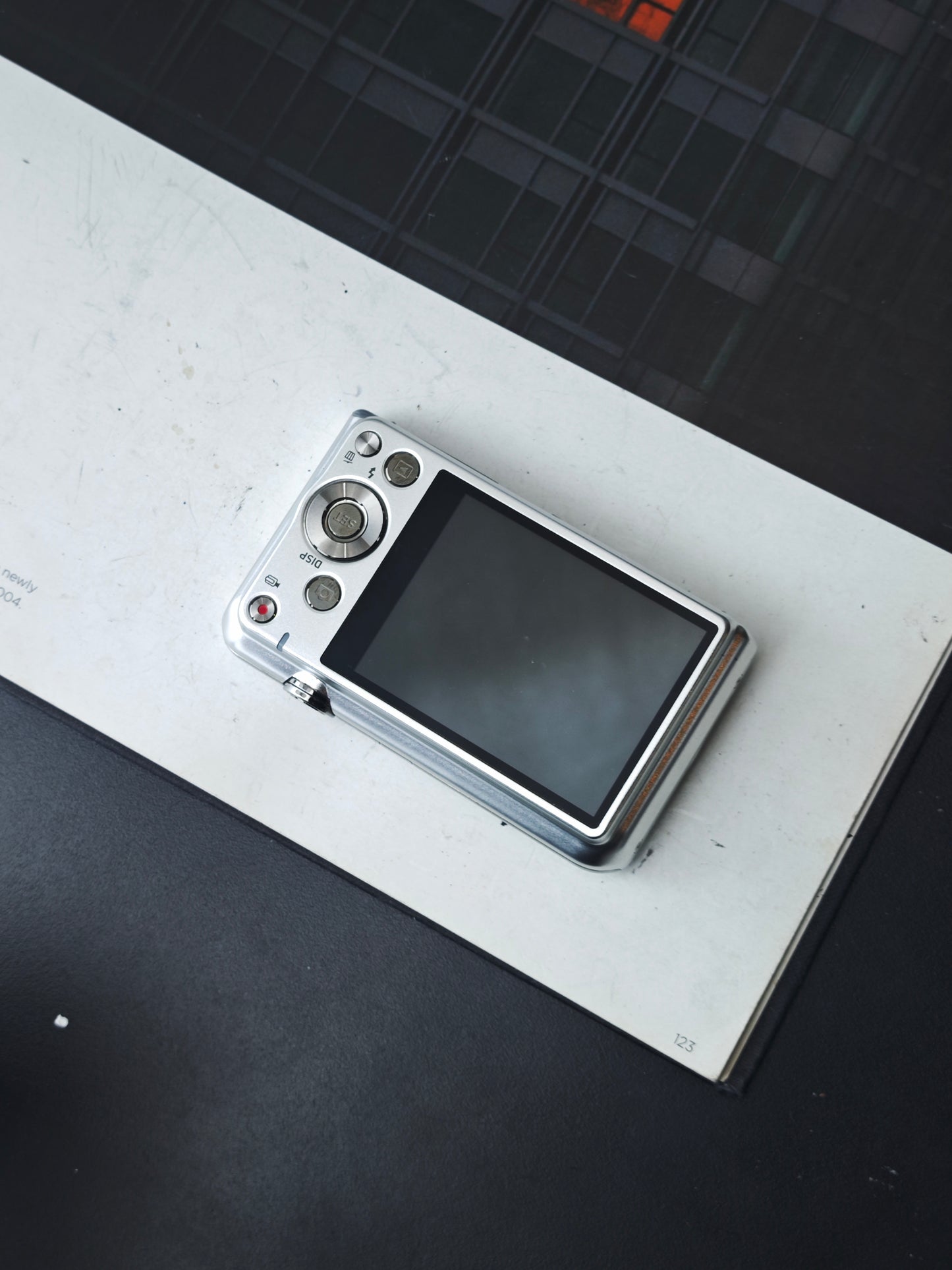 Used Casio EXILIM EX-Z880 Digital Camera [No charger]