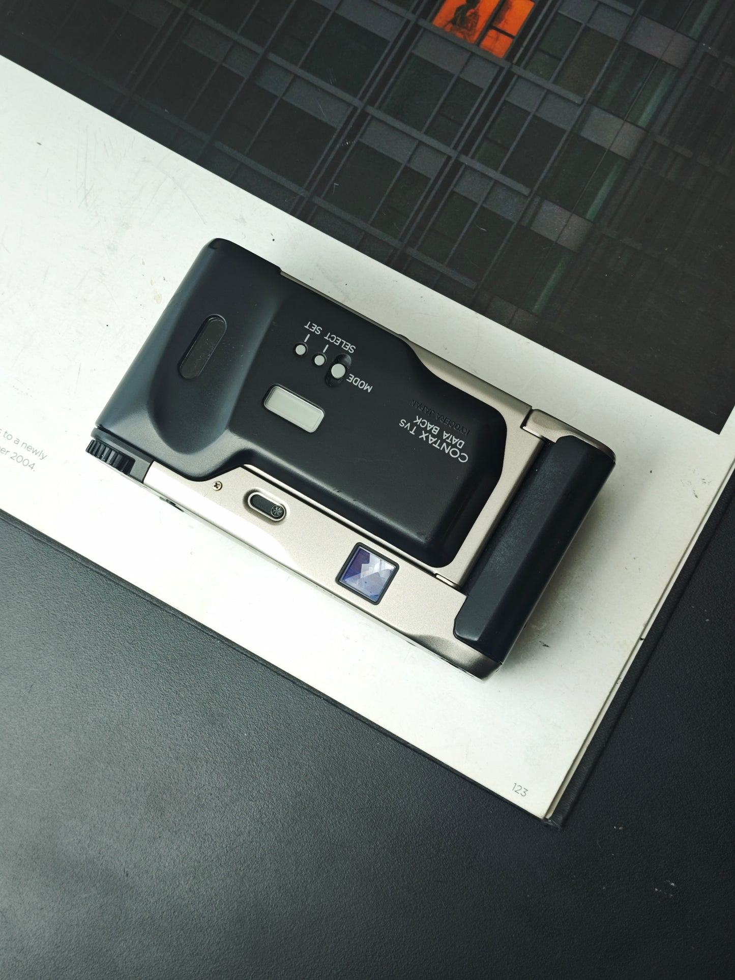 *READ* Contax TVS with Data Back