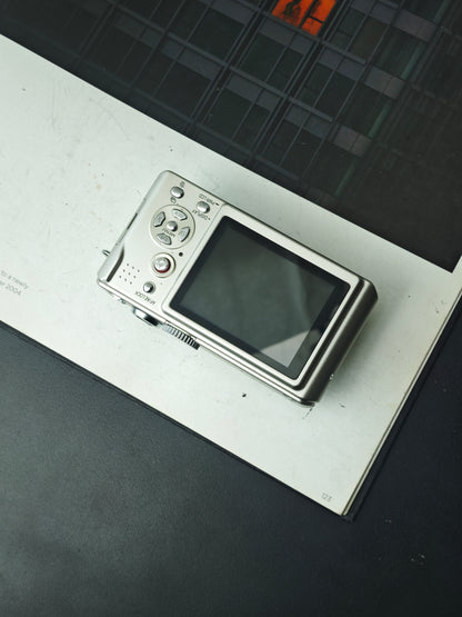 Used Panasonic Lumix DMC-LX1 Digital Camera [with box]