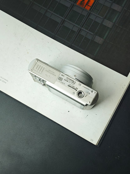 Used Panasonic Lumix DMC-LX1 Digital Camera [with box]