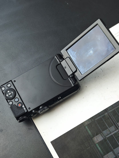 Used Nikon Coolpix S9900 black Digital Camera [No charger]