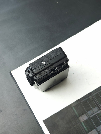 Used Nikon Coolpix S9900 black Digital Camera [No charger]