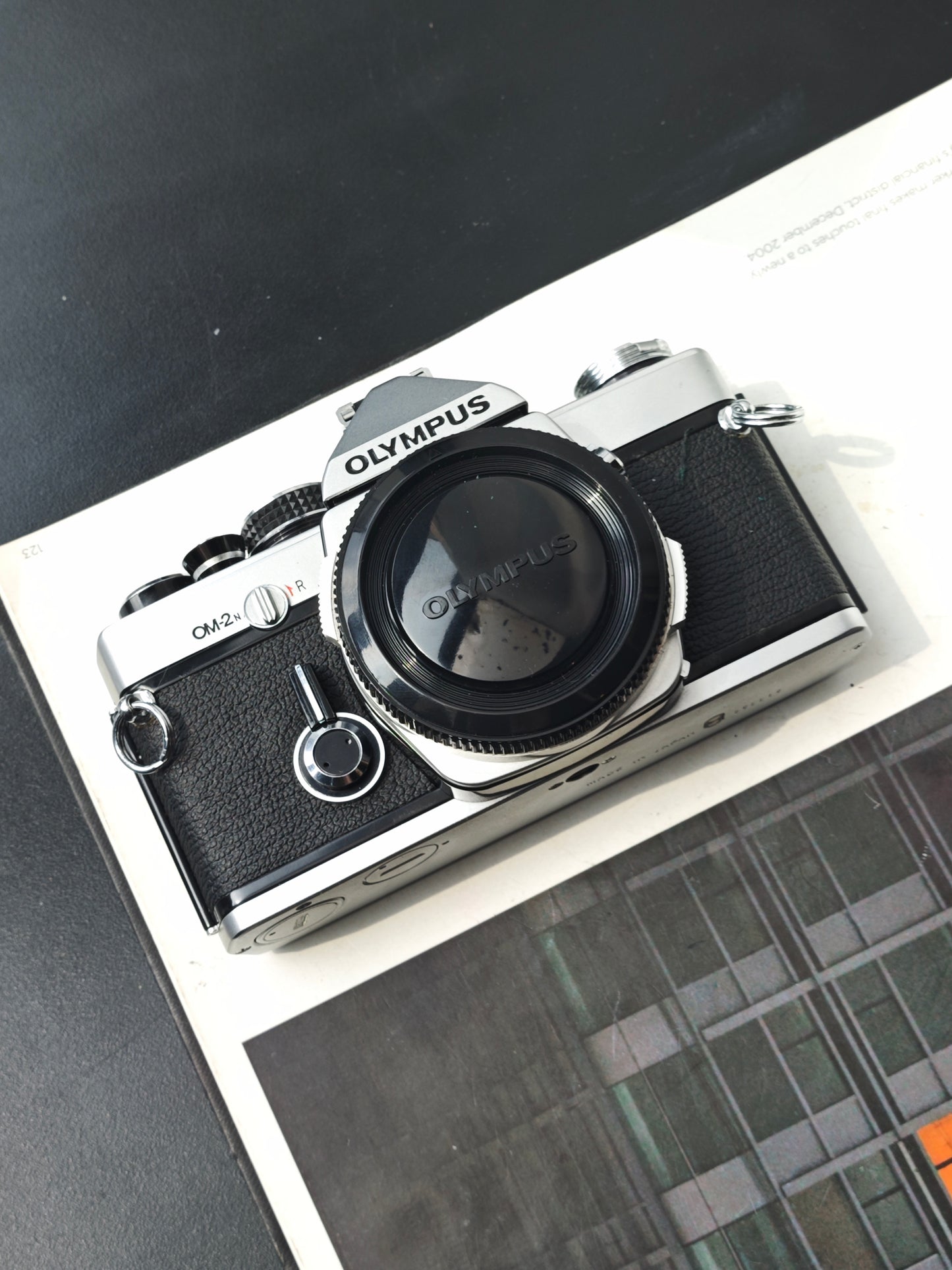 Olympus OM-2n silver body