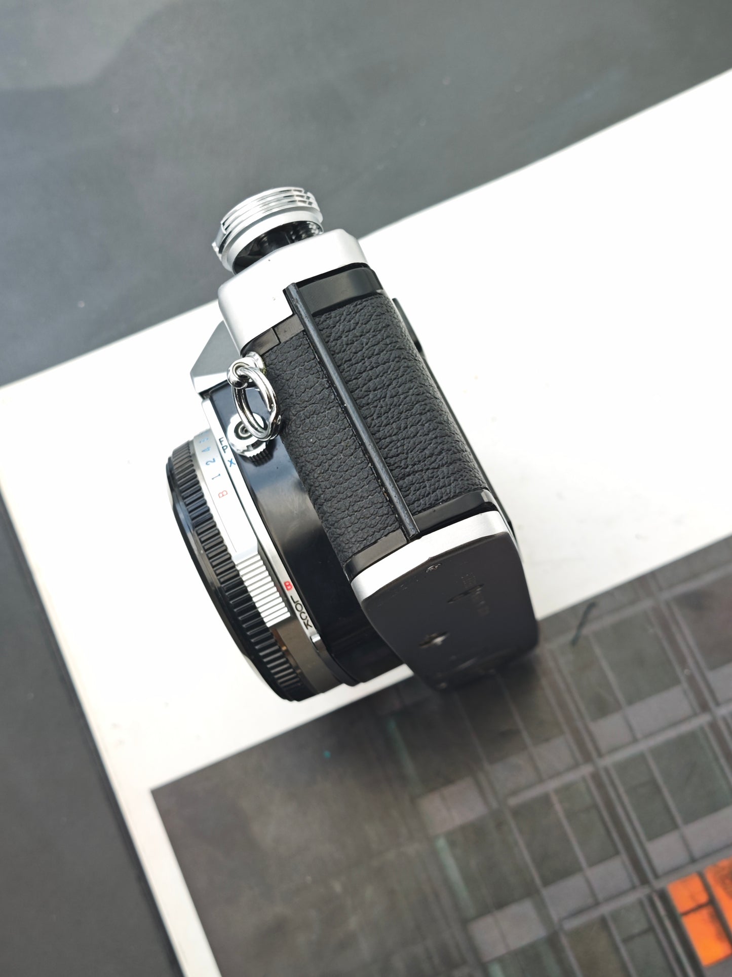 Olympus OM-2n silver body