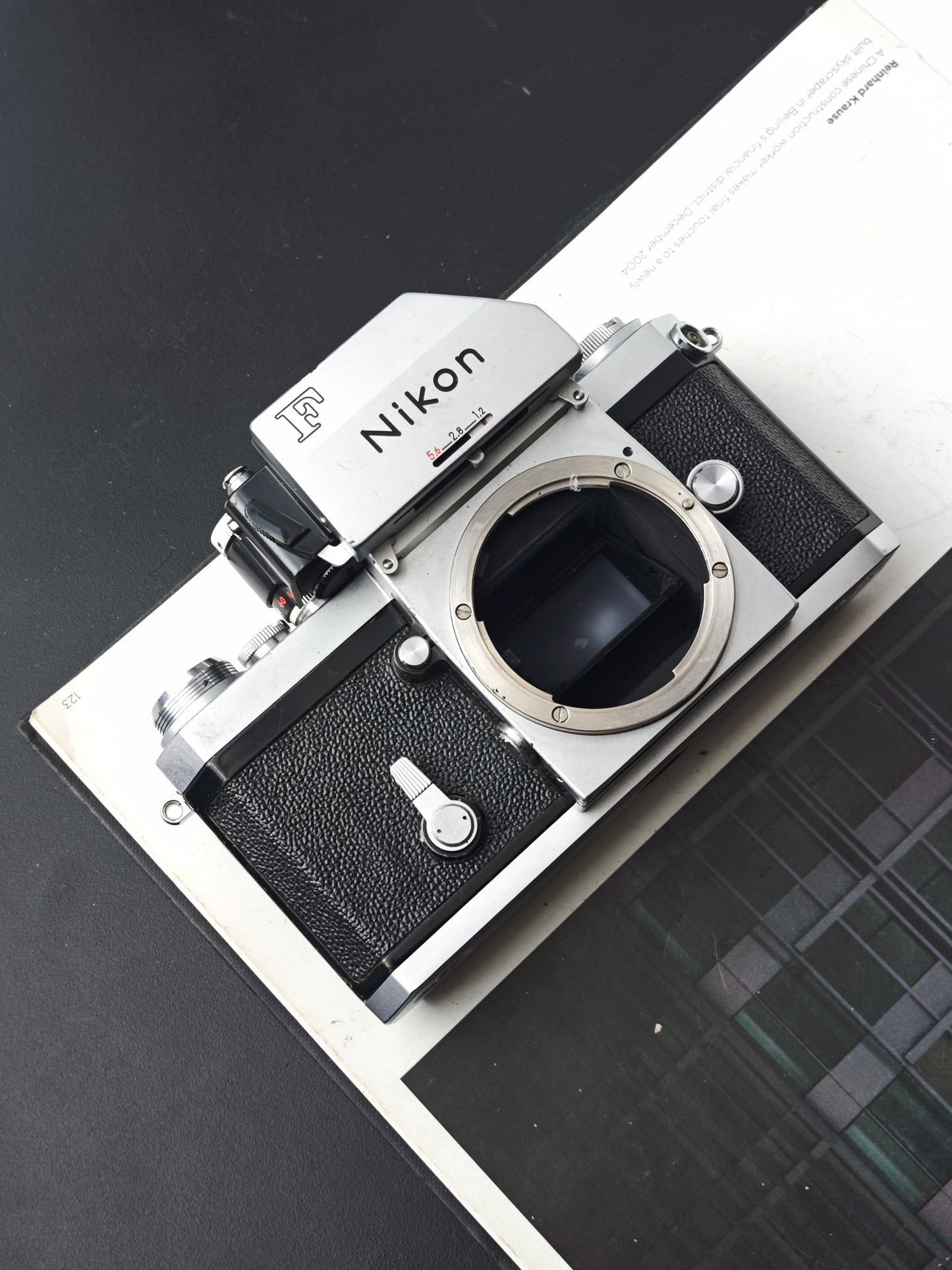 Nikon F Photomic body