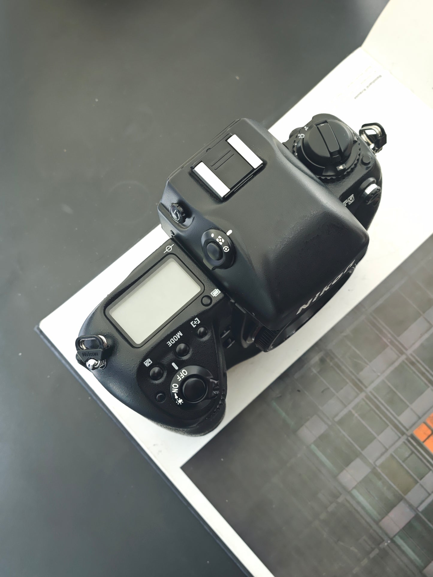 Nikon F5 body