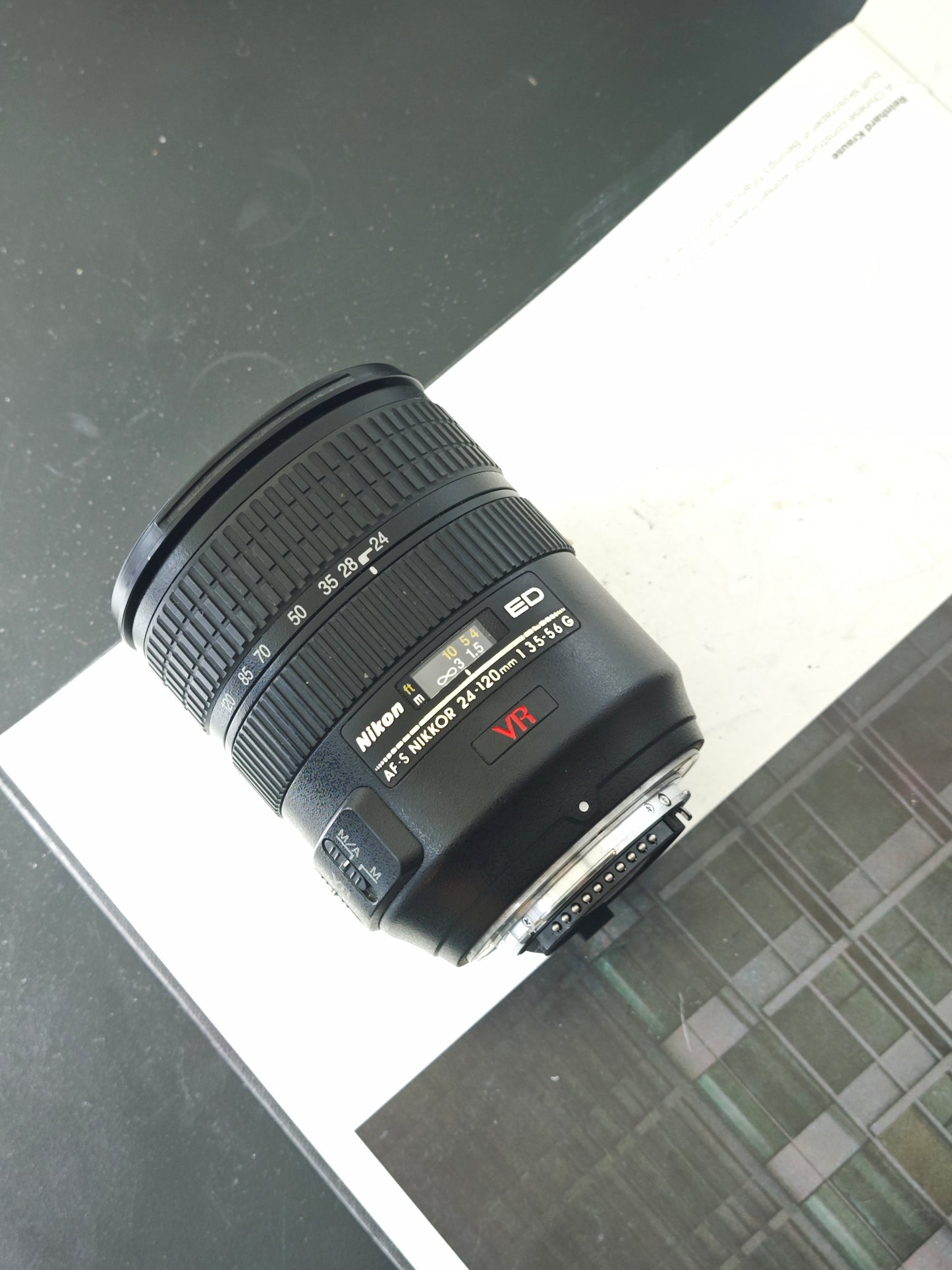 Nikon AF-S Nikkor 24-120mm F3.5-5.6 G ED VR