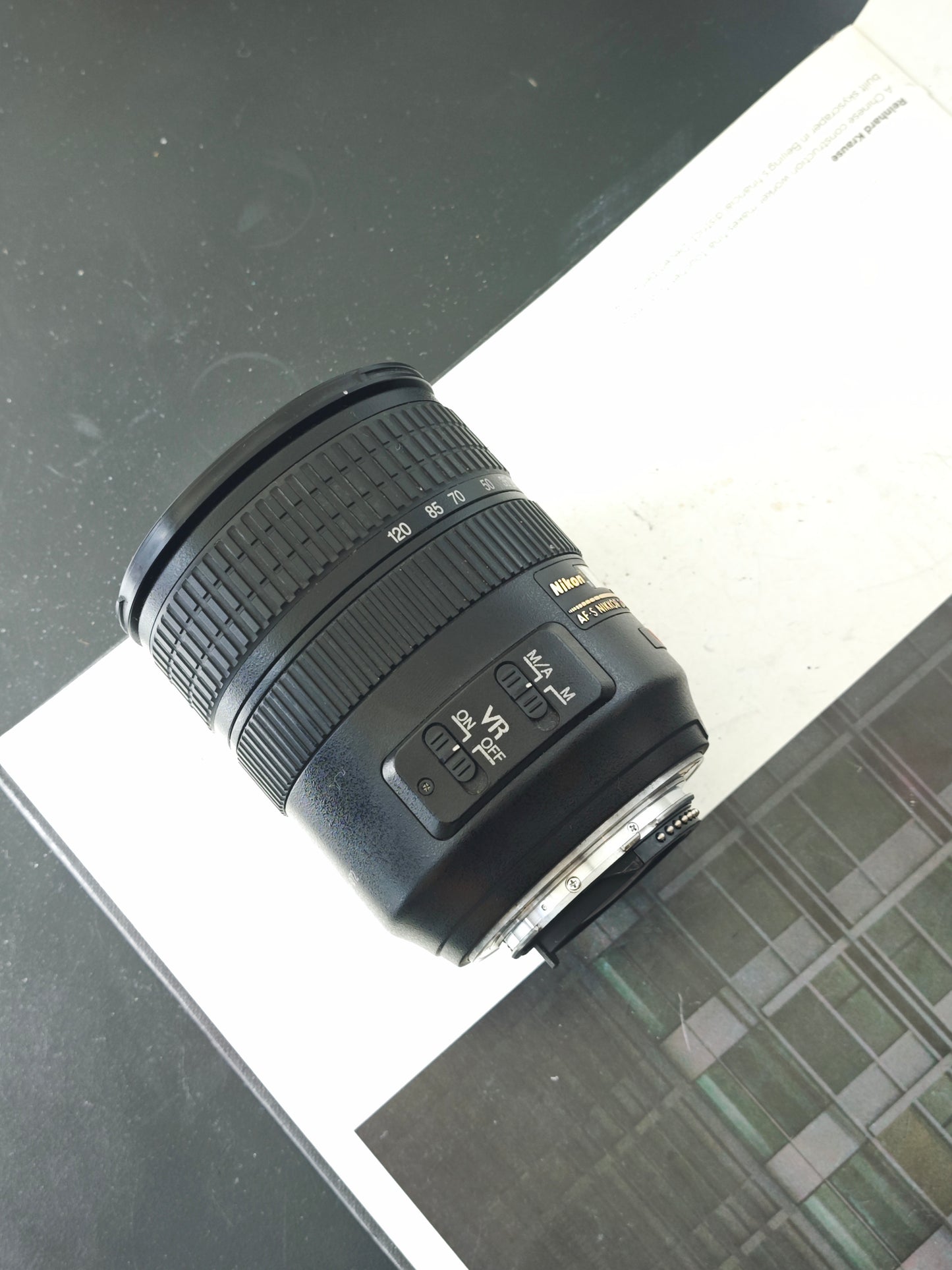 Nikon AF-S Nikkor 24-120mm F3.5-5.6 G ED VR