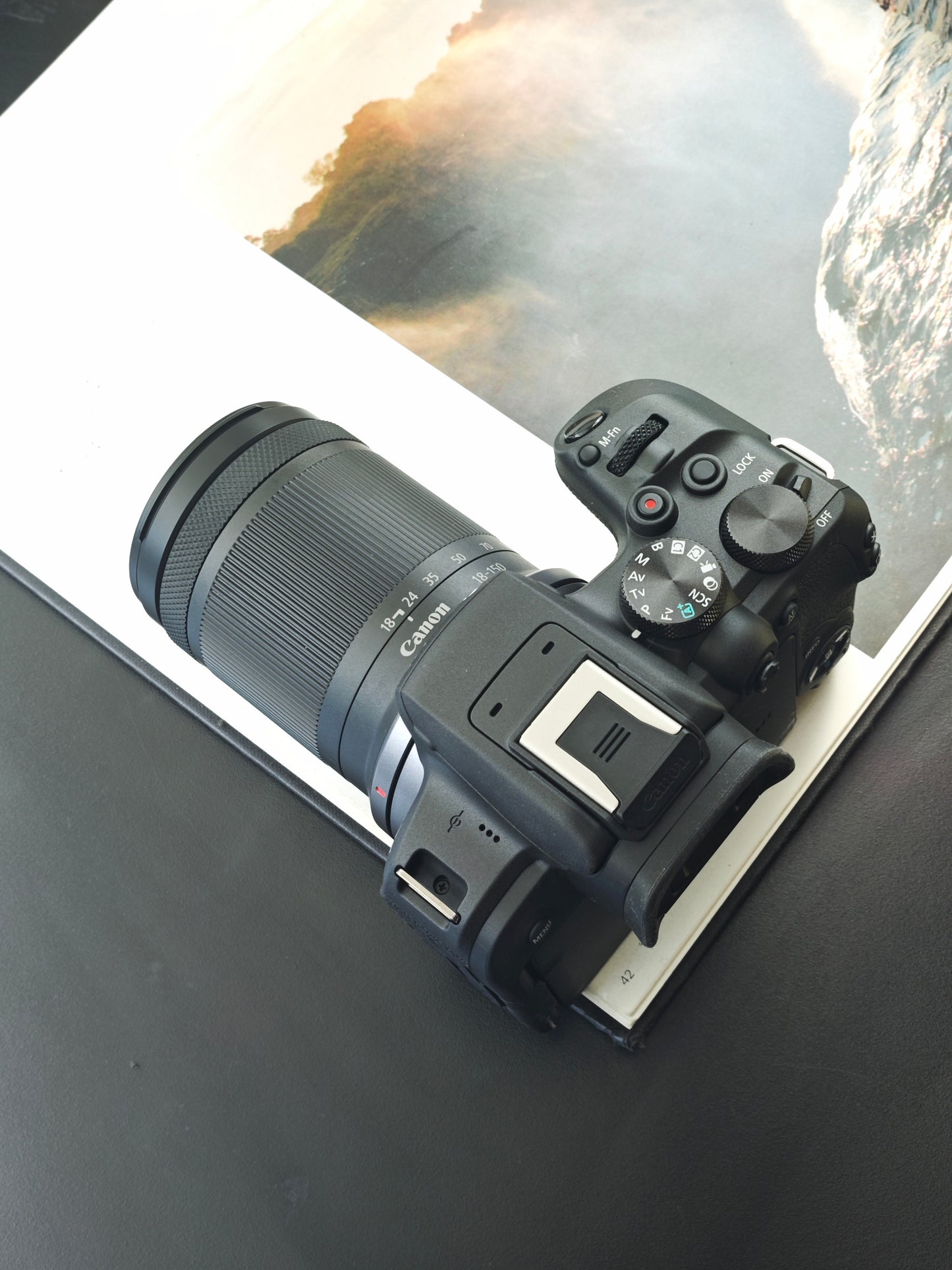 Used Canon EOS R10 with RF-S 18-150mm F3.5-6.3 IS STM Kit [with box] Shutter Count <1000