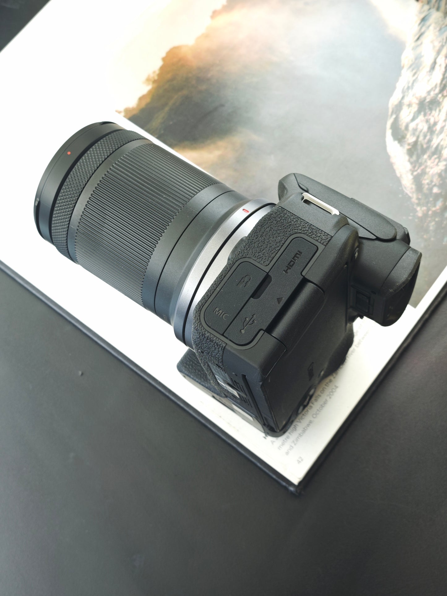 Used Canon EOS R10 with RF-S 18-150mm F3.5-6.3 IS STM Kit [with box] Shutter Count <1000