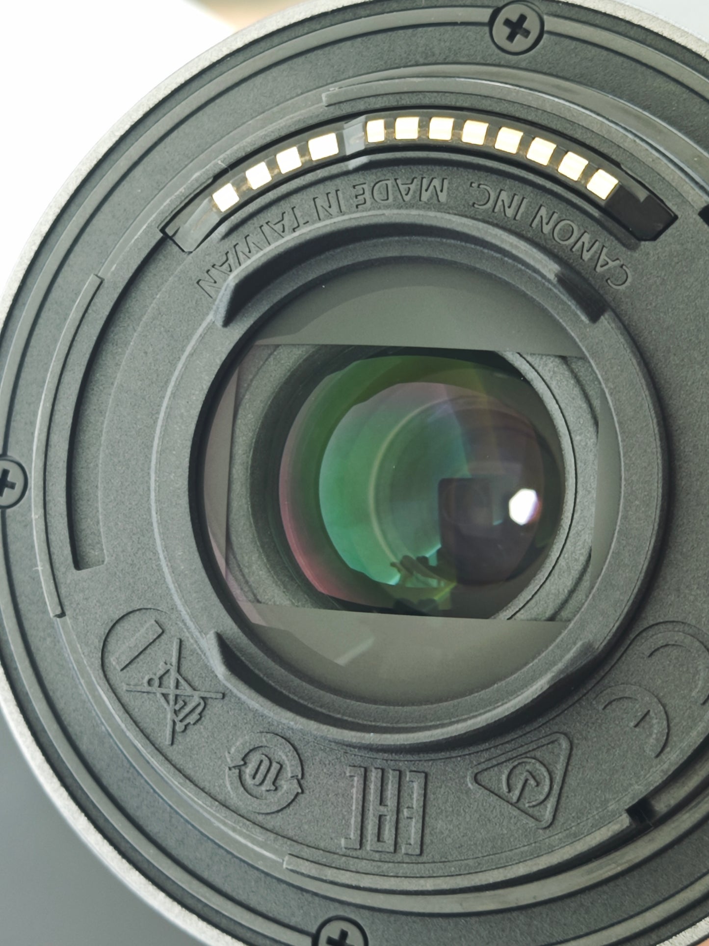 Used Canon EOS R10 with RF-S 18-150mm F3.5-6.3 IS STM Kit [with box] Shutter Count <1000