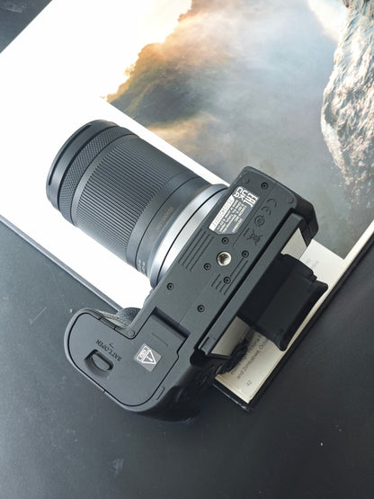Used Canon EOS R7 with RF-S 18-150mm F3.5-6.3 IS STM [with box] Shutter Count <1000