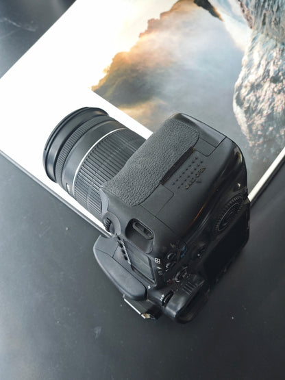 Used Canon EOS 7D with EF-S 18-200mm F3.5-5.6 IS Shutter Count 109k