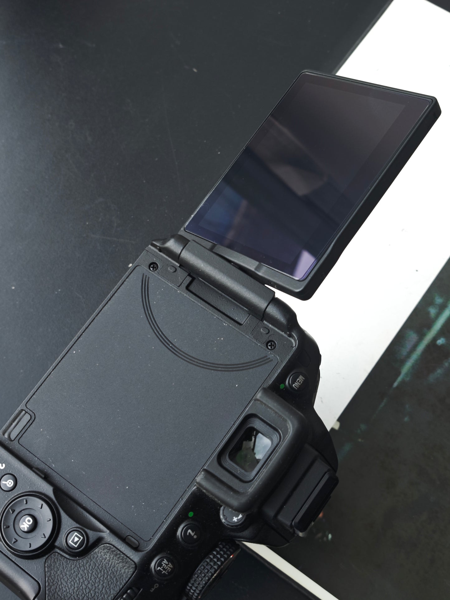 Used Nikon D5300 with Nikon DX VR AF-S Nikkor 18-55mm F3.5-5.6 G II [No charger]